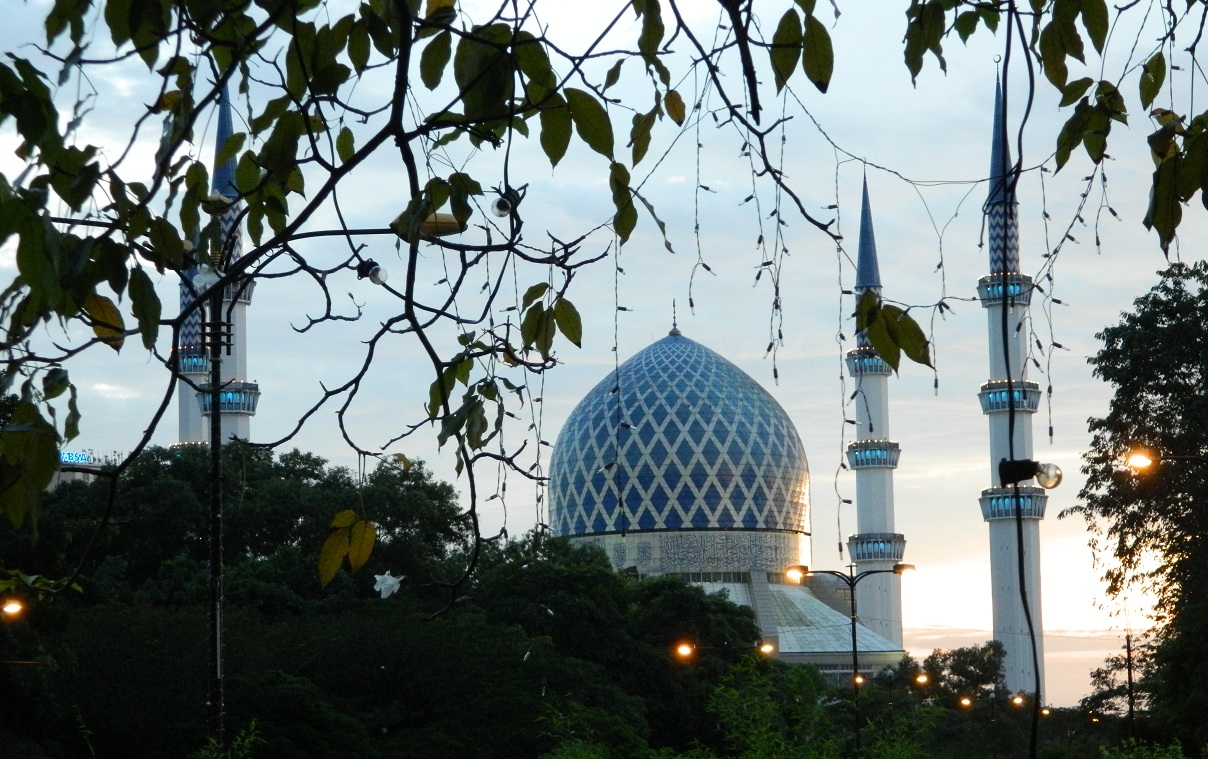 The Blue Mosque in Shah Alam identifying the Selangor service area